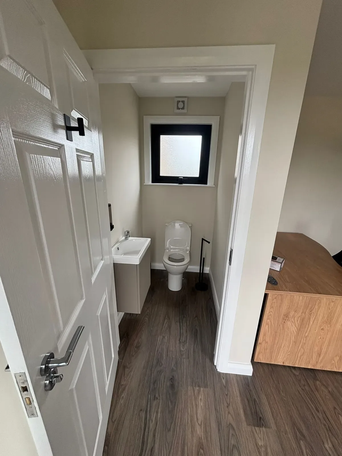Garden office with its own toilet and basin